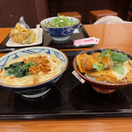 丸亀製麺 - うま辛 担々うどん 670円
            カツ丼[小] 490円