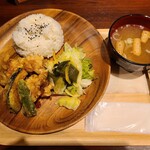 Kafe Beri - 日替わりランチ(600円)です。