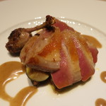 フォリオリーナ・デッラ・ポルタ・フォルトゥーナ - 鳩の胸肉とモモ肉のソテー　ファロ麦と鳩の内臓の炒め煮と無花果とトーマディルフラ・チーズ添え　ローズマリーとドライプルーンのソース　(2012/09)