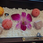 ザ カハラ ラウンジ - お菓子の宝石　上段