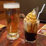 焼肉屋さかい - 生ビール(大)  858円
カラメルカフェゼリーラテ  539円