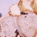 ジューンベリー - ベリー＆くるみのパン・ガーリックフランス