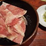 焼肉屋さかい - 特製塩ねぎトロとんタン  517円