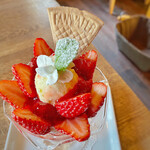 ロッキーガーデン - いちごパフェ/650円