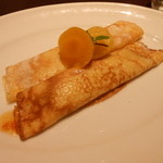 マリレンパラチンケン（あんずクレープ）