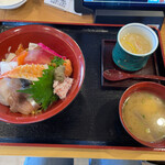 Fukumaru Zushi - 海鮮丼