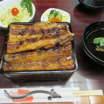 いち川 - 【うな重　特上　５２００円】（サラダ・肝吸・漬物付）