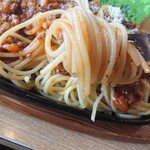 木かげ - ミートソース、パスタ麺