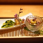 Kagurazaka Yokota - 前菜　　ホタルイカの酢味噌和え、イシガレイの南蛮漬け、わさび菜のおひたし