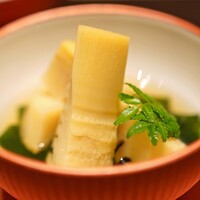 神楽坂 よこ田 - 煮物椀　　若竹とわかめの煮物
