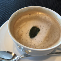 ポム・ダダン - 