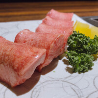 焼肉一頭両騨 町田本店 - ♦︎特撰上タン塩　2,618円