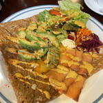 ガレット＆フレンチトースト ZiZi - サーモンとアボカドのクリームチーズ添え