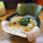 ラーメン 末廣家 - チャーシュー麺・味玉 1000円