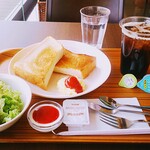 アップル・ベーカリー&カフェ - モーニング400円 アイスコーヒー