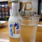 立ち呑み処 丹羽  - 「冷酒（小）」は大関。380円也。