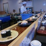 Kyou Suzaku Sushi Ichiba - 回ってます・・・