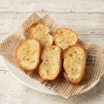 Classic garlic toast