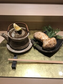 Sushi Kappou Kuroshio - 松茸の土瓶蒸し