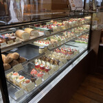パティスリー シュシュクリエ - 生ケーキも充実していましたよ