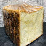ブーランジュリー オーヴェルニュ - デニッシュ食パン　一斤　¥432-(税込)