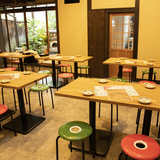 The atmosphere is that of a neo-popular bar in a renovated Kyoto townhouse.