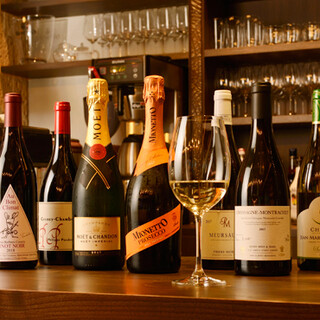 A wide variety of drinks, from wines from around the world to seasonal cocktails