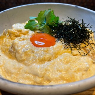 サラダから炭焼きまで"鶏"にこだわった逸品