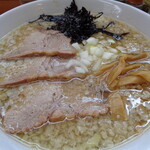 肉煮干中華そば 鈴木ラーメン店 - 背脂煮干、どうです？旨そうじゃない？