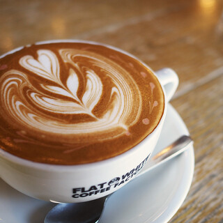 フラットホワイト コーヒー ファクトリー_1