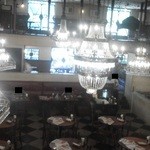 カフェ ラ・ボエム - 201209 Cafe La Boheme　 １Fのベンチシート・・・座り心地良さそう♪.jpg