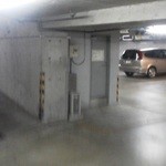 カフェ ラ・ボエム - 201209 Cafe La Boheme　白金で、こんな大きな駐車場を備えたレストランは他に無いんじゃないかな？（地下に13台駐車可能）.jpg