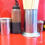 ラーメン二郎 - 卓上調味料