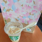 スターバックスコーヒー - 紙袋が春で可愛い