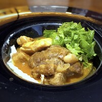 ル コルヴェール - ＊チキンは小さめ一切れ、豚肉は角切りにした物で言うと2切れ程度。 豚肉はよく煮込まれ柔らかいですね。 若干塩が強いのとブイヤベースの後ですので、ローストやカツなどの方がお料理に変化があっていいかもと感じました。