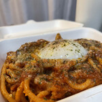 ナナイロパスタ - 牛すじのラグー 880 ＋ 大盛り 250 ＋ トッピング 半熟卵 100 ＝ 1,230円。