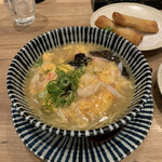 ギョウザ オウショウ - 極王天津麺　680円
      春巻　300円