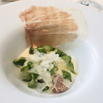 モード ディ ポンテベッキオ - くきっとしたグリーンアスパラガス フライドエッグと発酵ソース