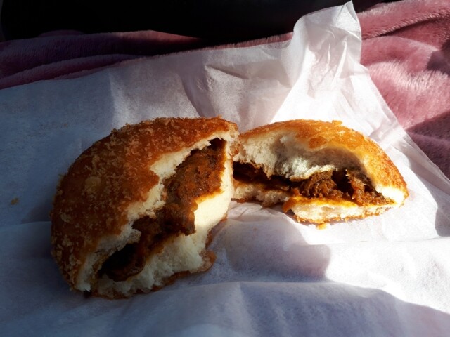 本間健雄肉店 - 桑折（コロッケ）の写真