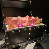 西麻布 焼肉 X - 都萬牛、但馬牛、但馬玄、松阪牛。
                    