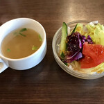 津の田ミート - サラダとスープもついてます