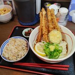 Udongokuu - ランチセットのごぼう天うどんぶっかけとかやくご飯