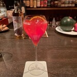 バー エイジング - ブラッドオレンジのカクテル