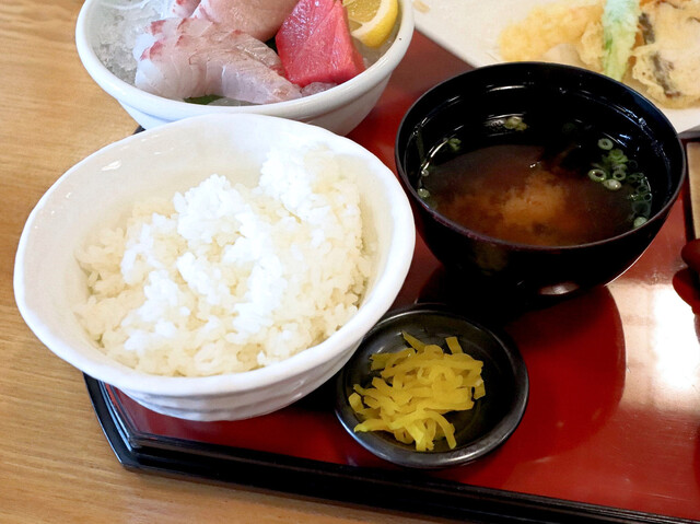 魚神 うおしん 木太東口 魚介料理 海鮮料理 食べログ