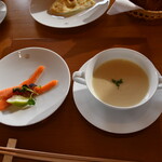 ガンツウ - 2日目スモークサーモンとクリームスープ