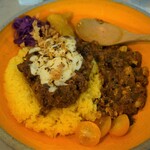 ケニックカレー - あい掛け、焼きチーズのせ　1,500円