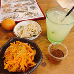 Okinawashokudouhaisai - 手前右、もろみ酢サービス♪  まろやかで少し甘くて飲みやすい