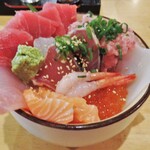 音羽鮨 - 普通の大きさのドンブリです