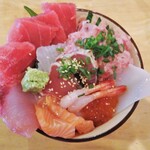 音羽鮨 - ネタの山です