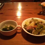 アルバトロス - ステーキセットのスープとサラダ